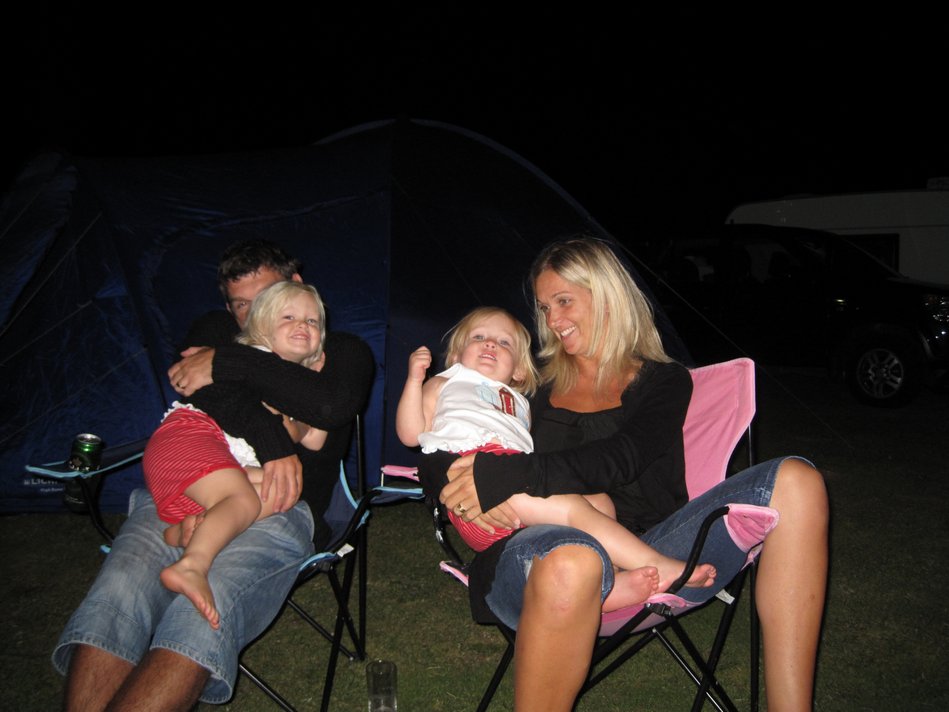 family_2009-07-25 21.21.36_camping_mersea_kerry_dave kieron atkinson